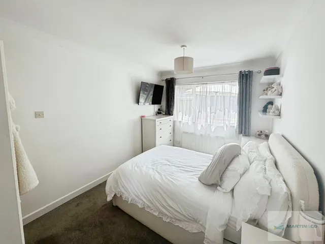 Ivy Close, St. Leonards, BH24, photo 2