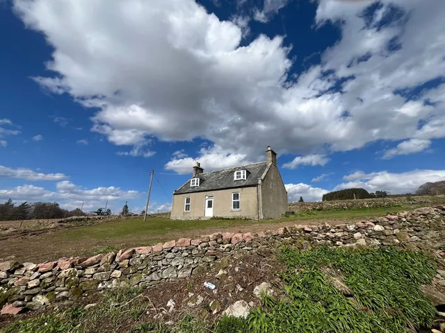 Whitehouse, Alford, AB33, photo 1