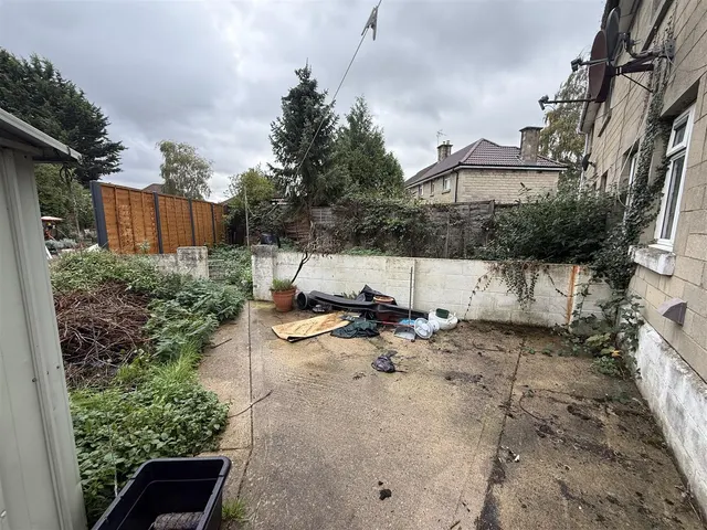 Ladyfield Road, Chippenham, SN14, photo 2