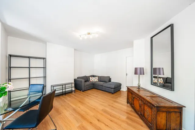 Darwin Road, W5, photo 2