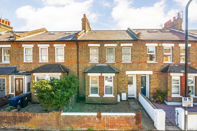 Darwin Road, W5, photo 1