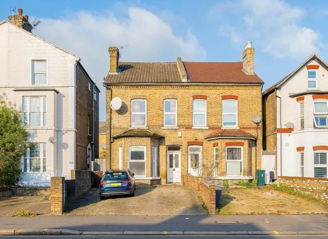 London Road, Isleworth, TW7, photo 1
