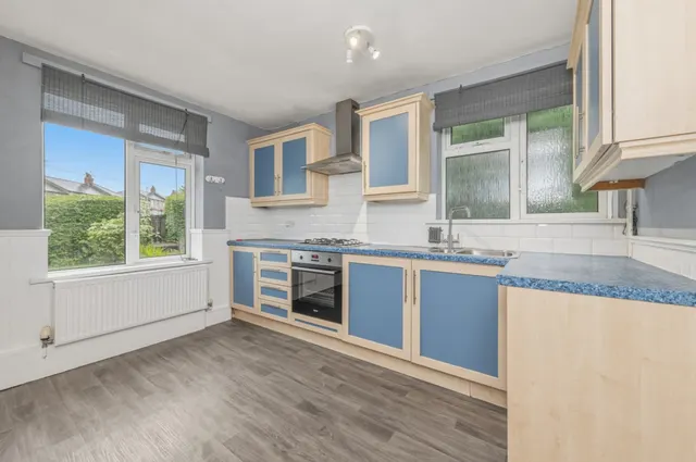 Photo 3 — Sandene Avenue, Huddersfield