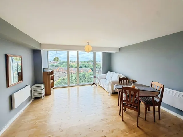 The Avenue, LS9, photo 3