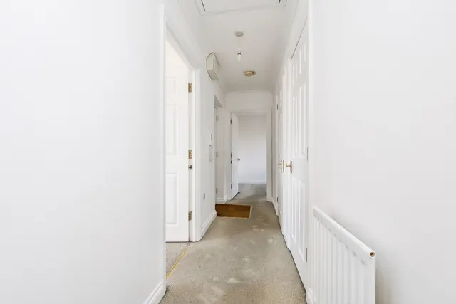 Photo 2 — Parnell Close, Chafford Hundred, Grays, Essex, RM16