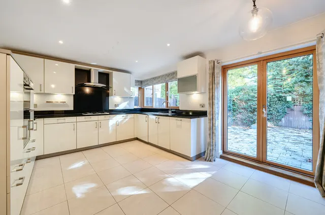 Thistledown Close, Winchester, SO22, photo 2
