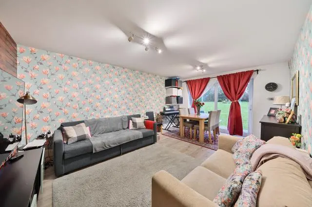 Hendon Lane, London, N3, photo 2