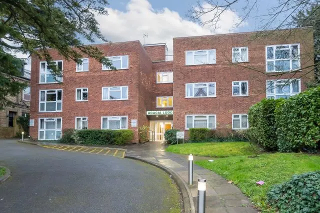 Hendon Lane, London, N3, photo 1