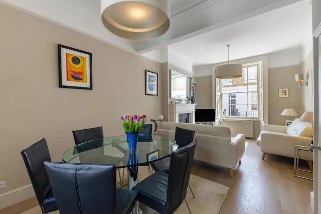 Photo 3 — Coulson Street, Chelsea, London, SW3 3NA