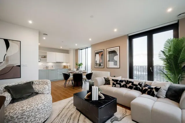 Manor Road, London, E15, photo 3