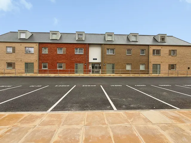 Oundle Road, Peterborough, PE2, photo 1
