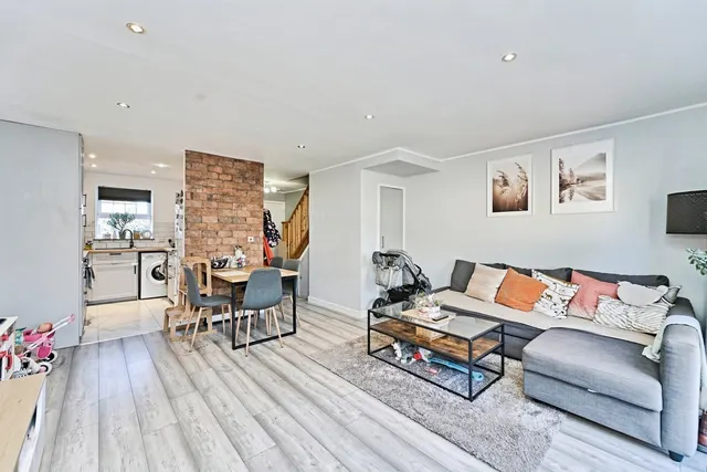 Photo 2 — Alderley Crescent, Walsall, West Midlands, WS3
