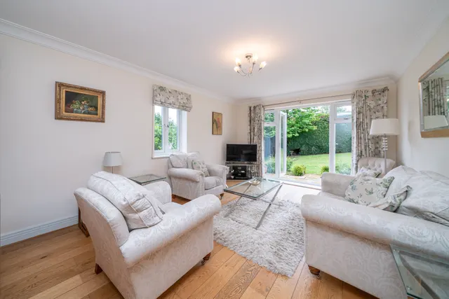 Photo 2 — Chesham Road, Berkhamsted