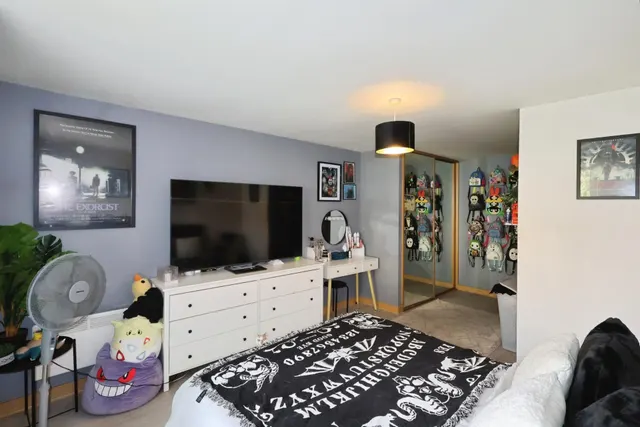 Photo 3 — Johnson Place, Hitchin