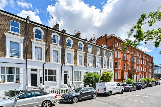 Basement Flat, 11 Richmond Way, London, photo 1