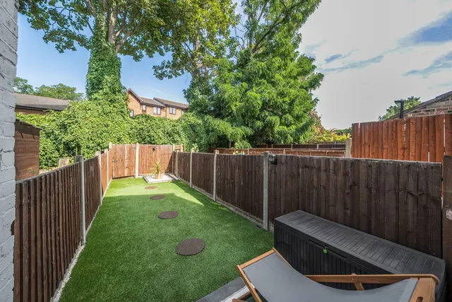 Photo 3 — Eastcombe Avenue, SE7