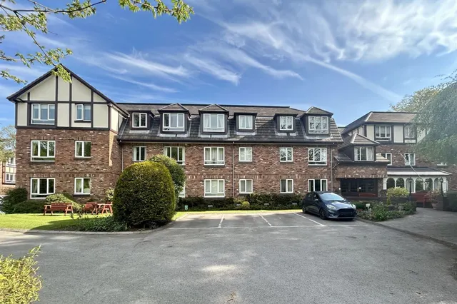 Beechwood Tabley Road, Knutsford, photo 1