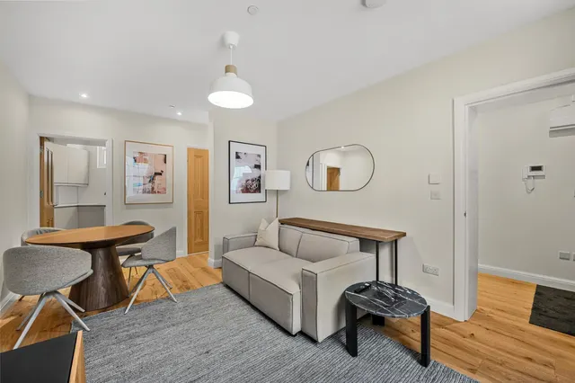 Titchborne Row, W2, photo 1