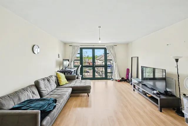 Wilks Walk, Grange Park, NN4, photo 1