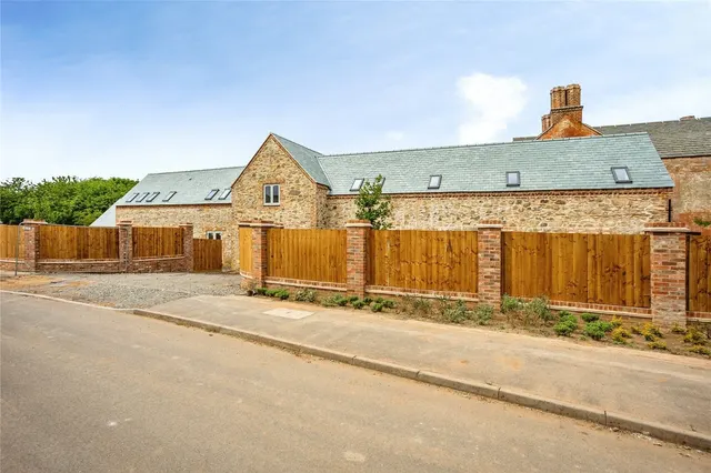 Newstead Way, Loughborough, LE11, photo 1