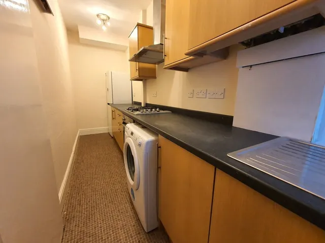 Blackmoorfoot Road, Crosland Moor, HD4, photo 3