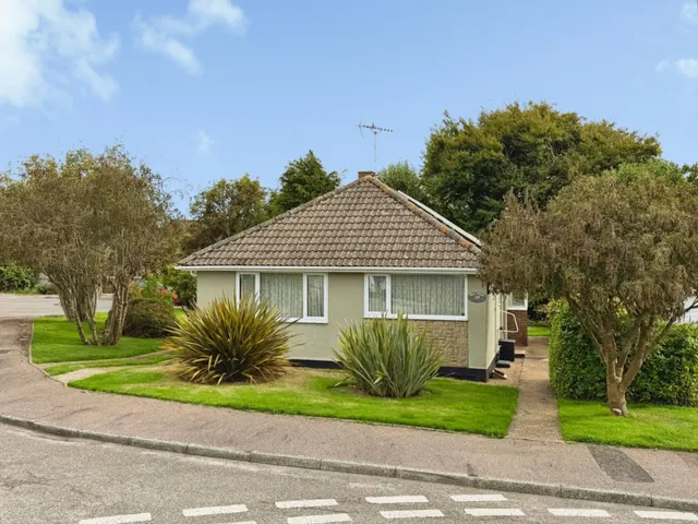 Minter Avenue, Densole, CT18, photo 1