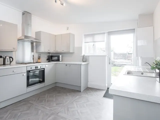 Photo 2 — Moravian Road, Bristol, BS15 8NQ