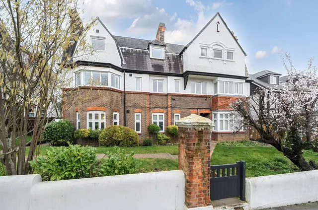 8 Croham Park Avenue, South Croydon CR2 7HH, photo 1