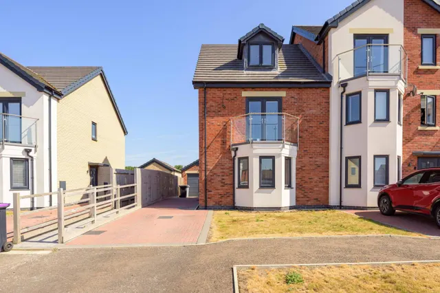 Greenland Square, Skegness, PE25, photo 1
