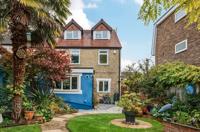 Photo 2 — Shaftesbury Avenue, New Barnet, Barnet, EN5 5JA