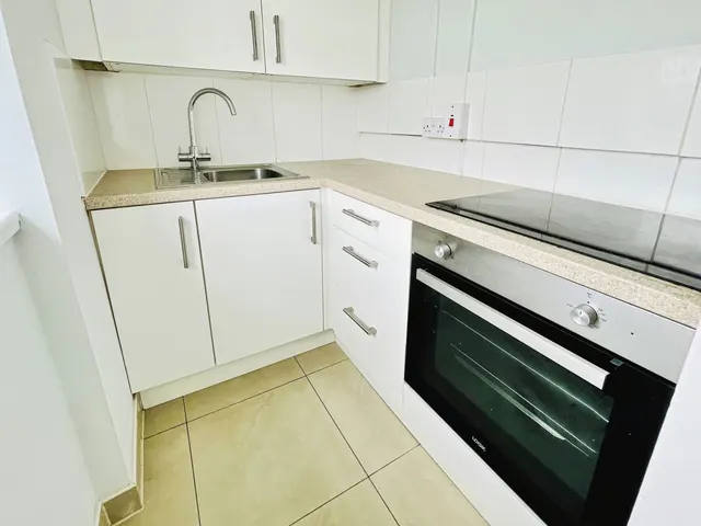 Hendre Ebbw Vale, NP23, photo 2