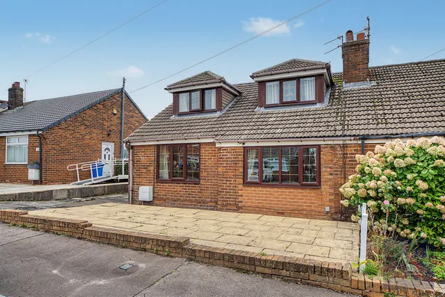 Woodlands Road Milnrow, Rochdale OL16 4EY, photo 1