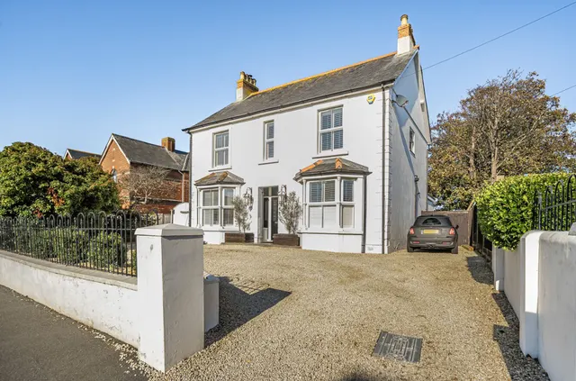 East Street, Selsey, PO20, photo 1
