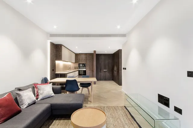 Circus Road West, London, SW11, photo 3