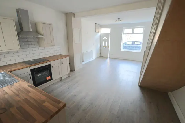 Tonna Road, Maesteg, CF34, photo 2