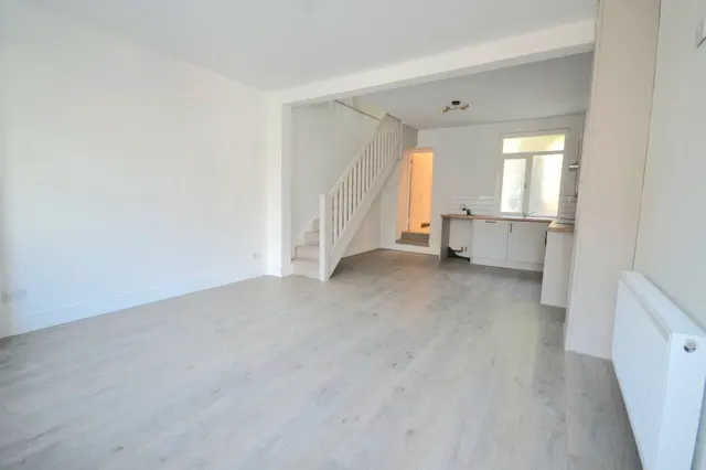 Tonna Road, Maesteg, CF34, photo 3