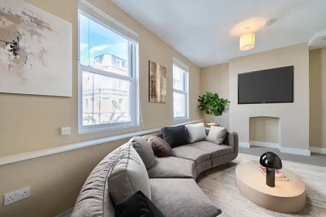 North End Road, Fulham, London, SW6, photo 1
