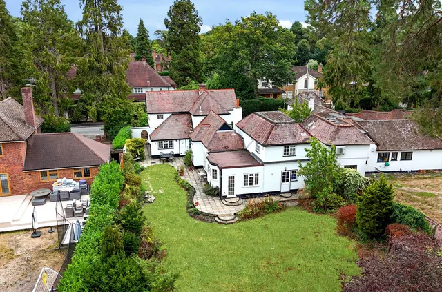 Crawley Ridge, Camberley, Surrey, GU15 2AD, photo 1