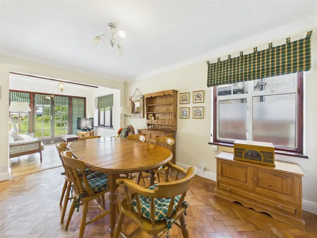 Photo 3 — Southcote Rise, Ruislip, HA4 7LN