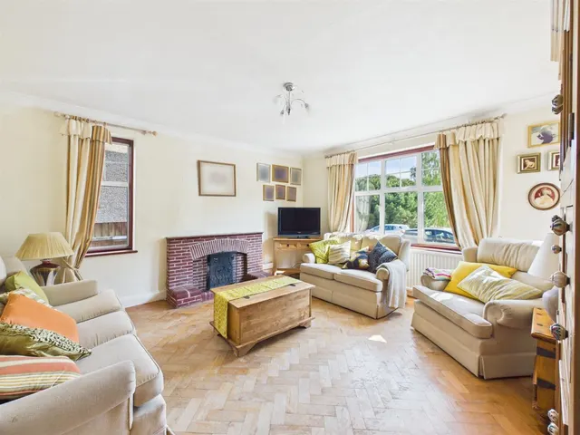 Photo 2 — Southcote Rise, Ruislip, HA4 7LN