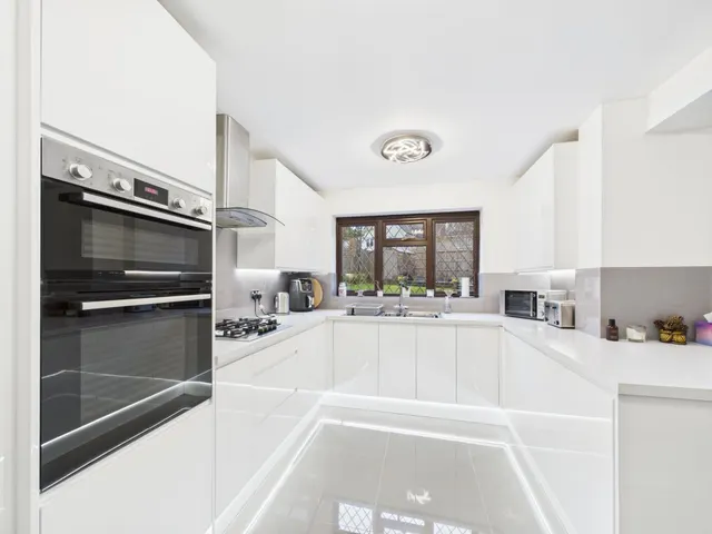 Goldthorpe Gardens, Lower Earley, RG6, photo 2