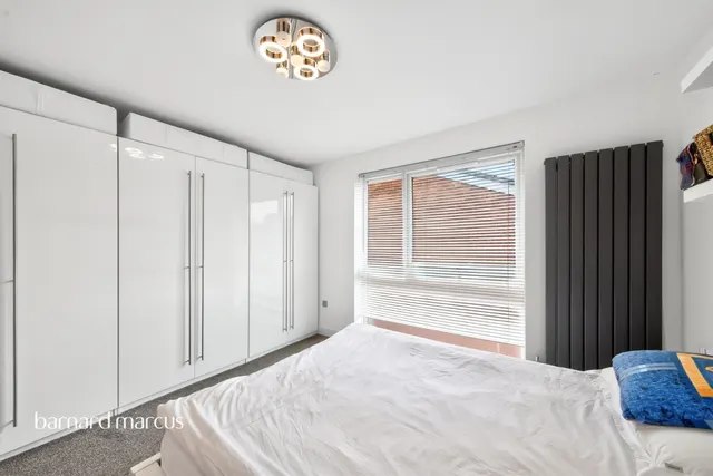 Poplar Grove, London, N11, photo 3