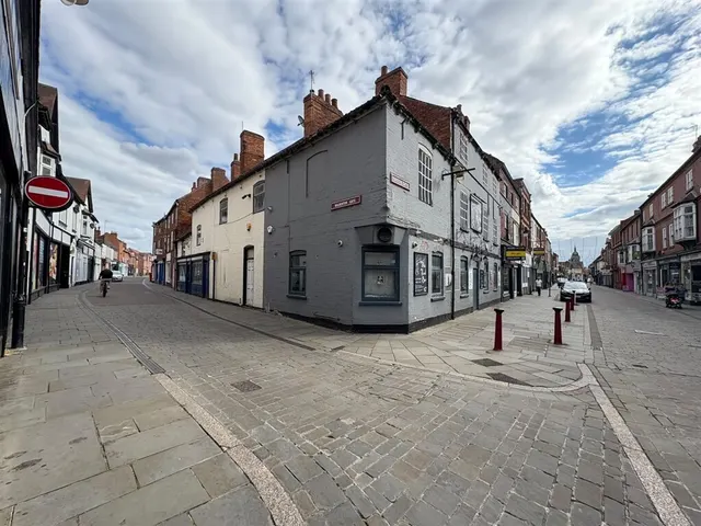 Carter Gate, NEWARK, photo 1