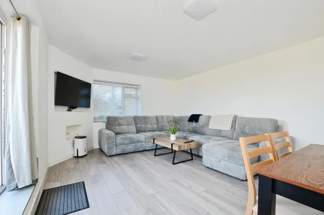 Knightsbridge Way, Hemel Hempstead, HP2, photo 2