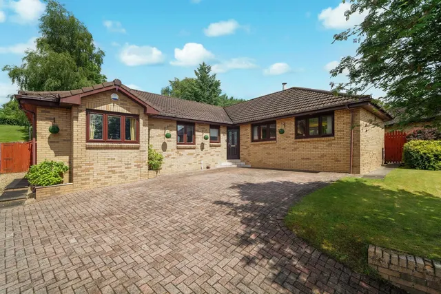Turnhill Drive, Erskine, Renfrewshire, PA8, photo 1