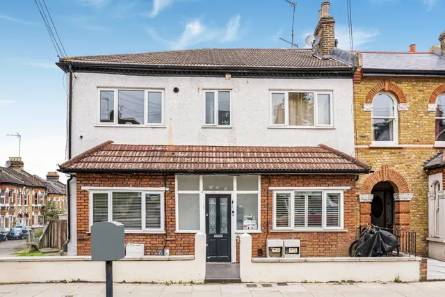 Hillcourt Road, London, photo 1