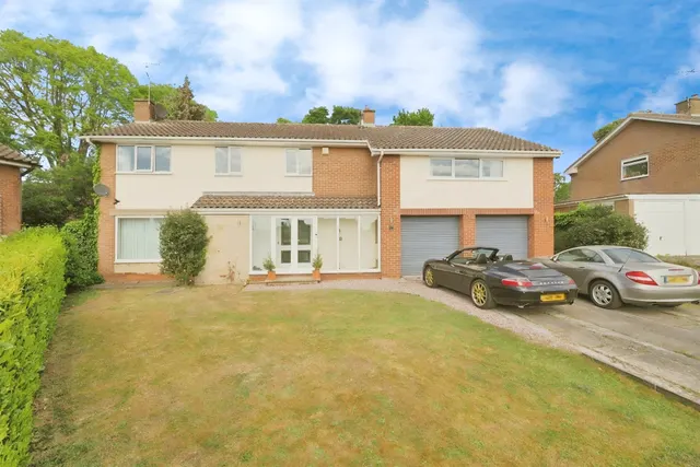 Hartland Road, Worksop, photo 1
