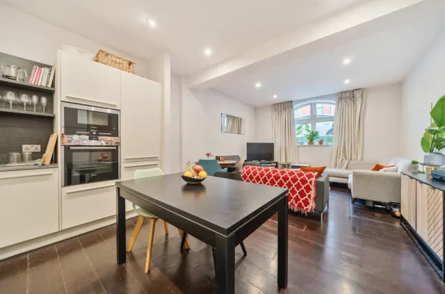 Drummond Way, Highbury and Islington, N1, photo 1