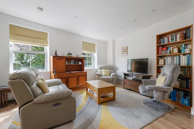Eden Place, Oxted, RH8, photo 2