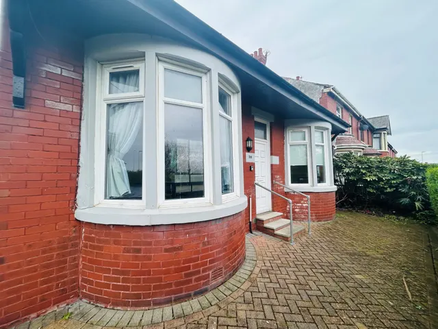 Queen Victoria Road, Blackpool, Lancashire, FY1 5JY, photo 1